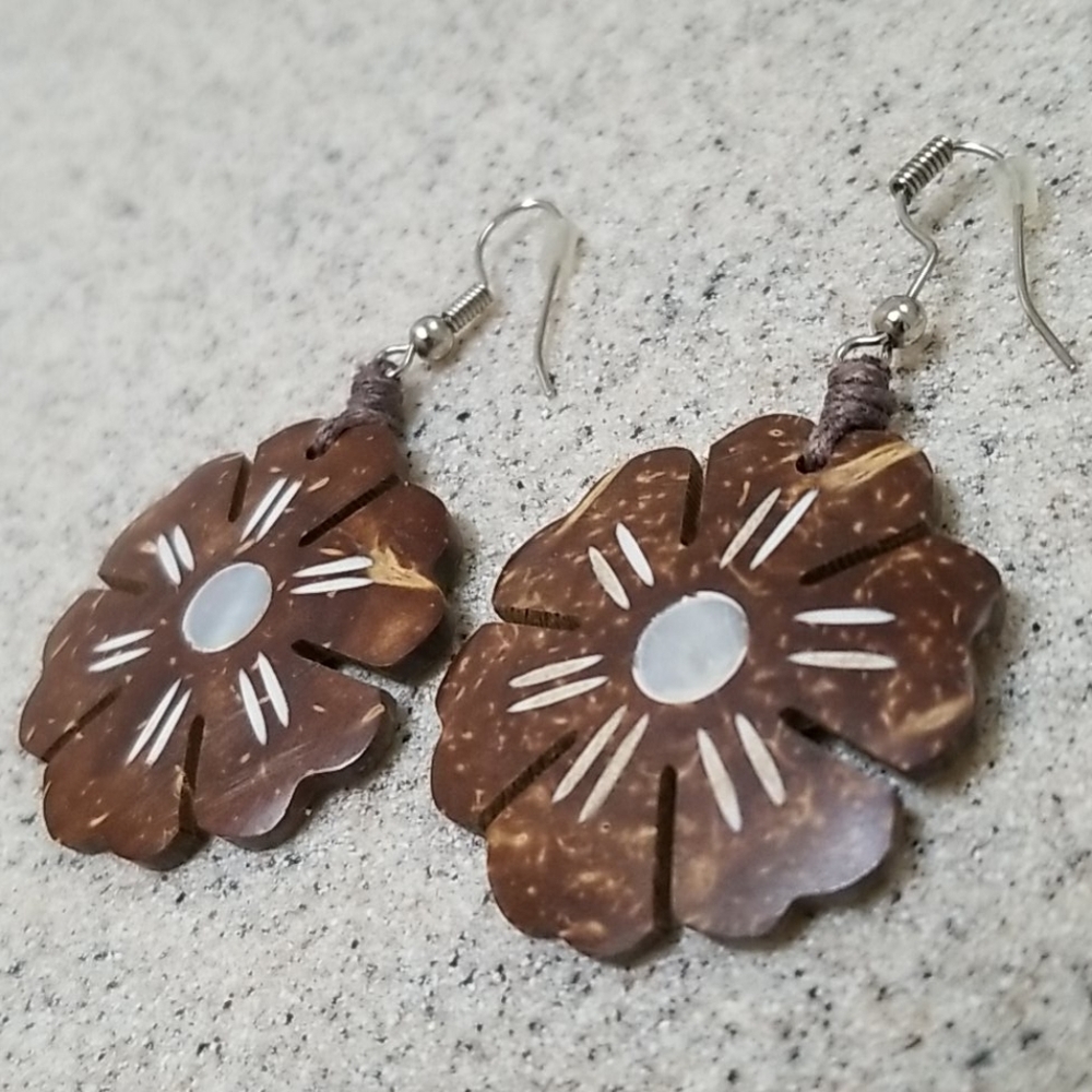 Coconut Shell Mother of Pearl dangle earrings
